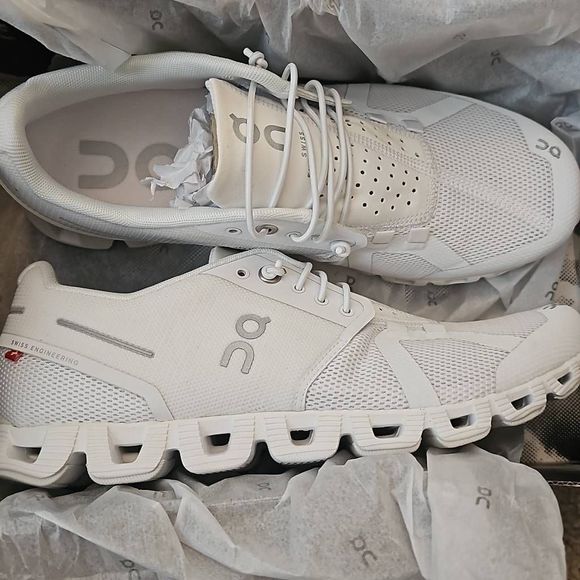 On Running Cloud 5 All White men
Size 11 New .. - Picture 2 of 6